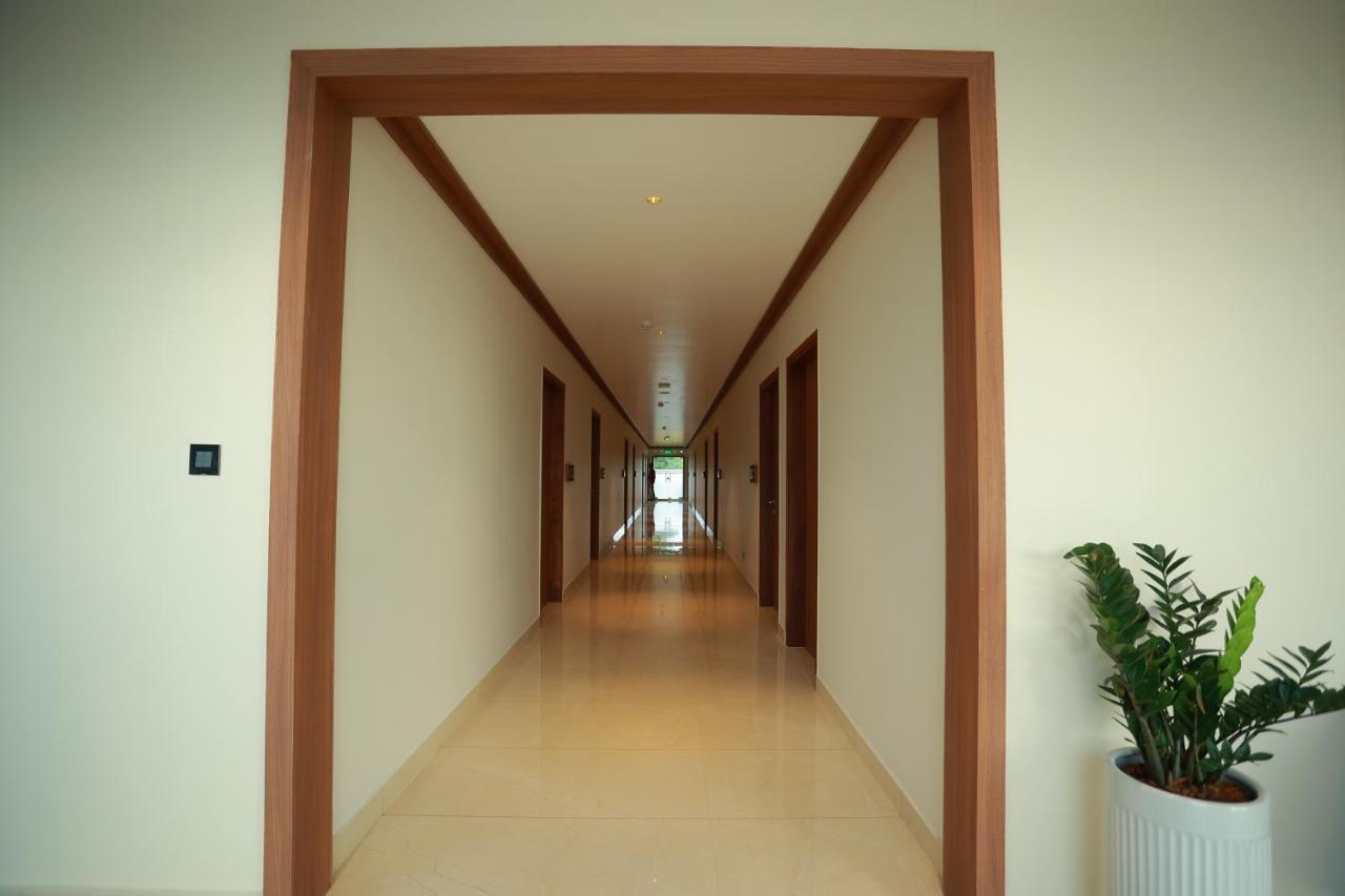 The Gold Hotel Palakkad Bagian luar foto