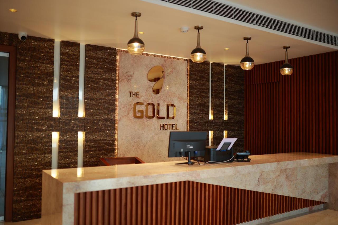The Gold Hotel Palakkad Bagian luar foto